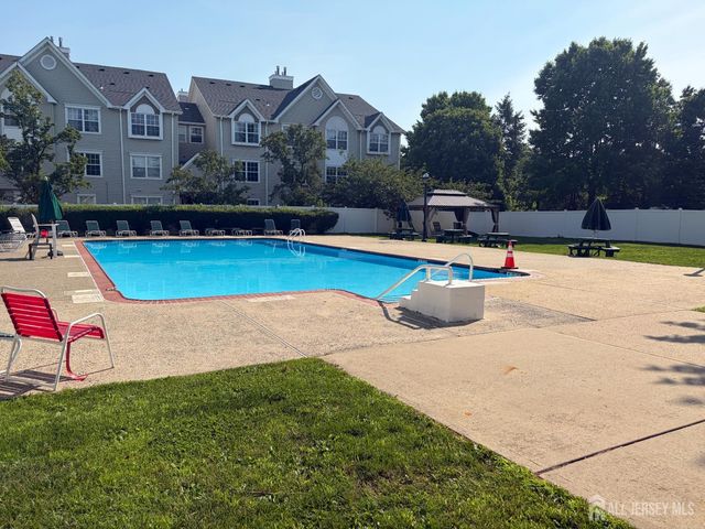 215 Prestwick Way, Edison, NJ 08820