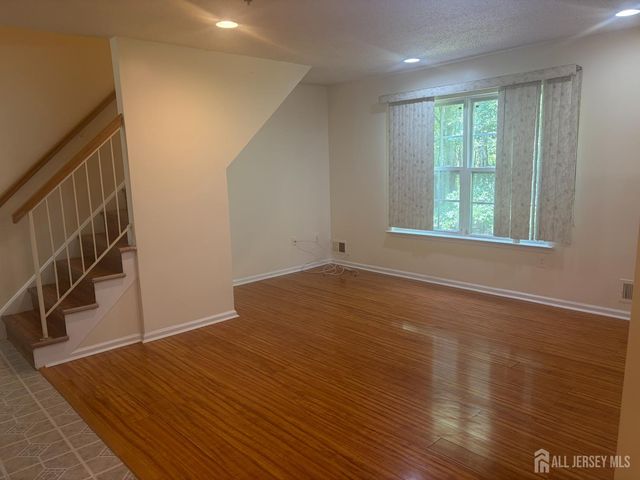 215 Prestwick Way, Edison, NJ 08820