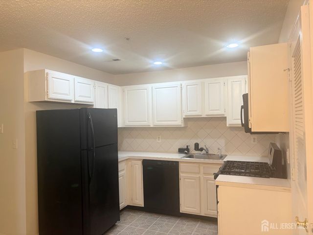 215 Prestwick Way, Edison, NJ 08820