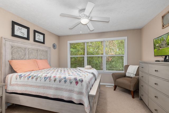 6200 Back Forty Drive NE, Belmont, MI 49306