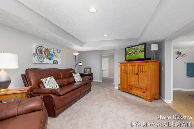 6200 Back Forty Drive NE, Belmont, MI 49306