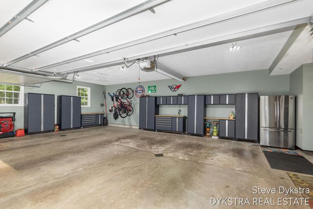 6200 Back Forty Drive NE, Belmont, MI 49306