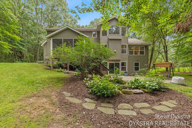6200 Back Forty Drive NE, Belmont, MI 49306