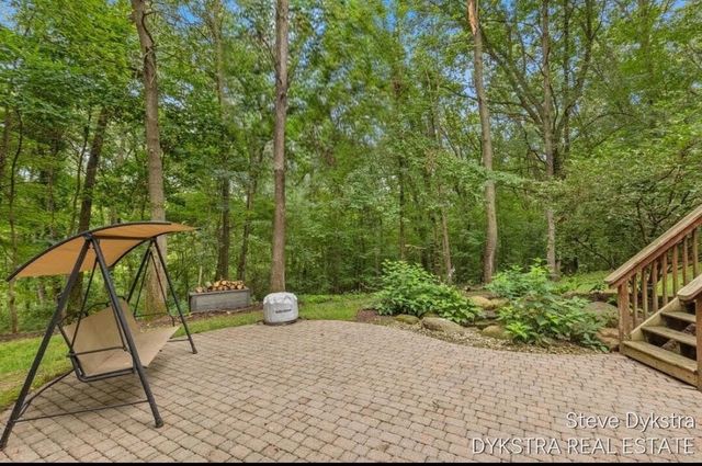6200 Back Forty Drive NE, Belmont, MI 49306