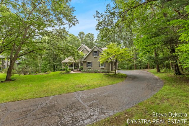 6200 Back Forty Drive NE, Belmont, MI 49306
