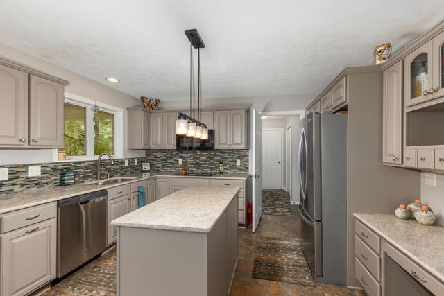 6200 Back Forty Drive NE, Belmont, MI 49306