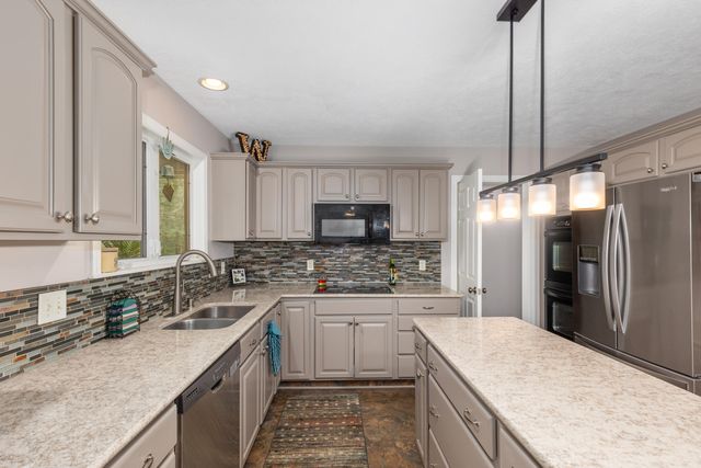 6200 Back Forty Drive NE, Belmont, MI 49306