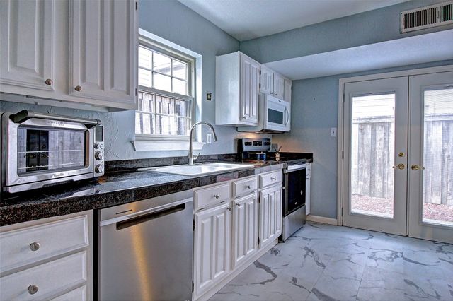 3051 Harbinger Lane, Dallas, TX 75287