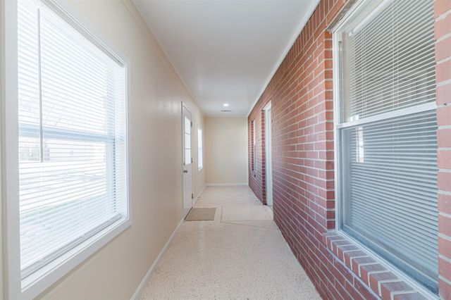 530 6th Street, Sealy, TX 77474