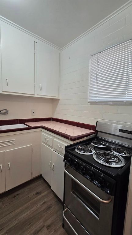 Image 3 of property listing at 3335 E Normal Avenue, Fresno, CA 93703