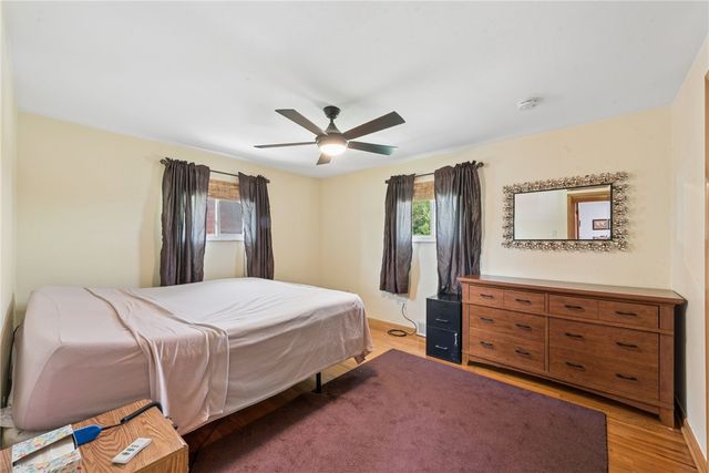 154 Manchester Drive, Irwin, PA 15642