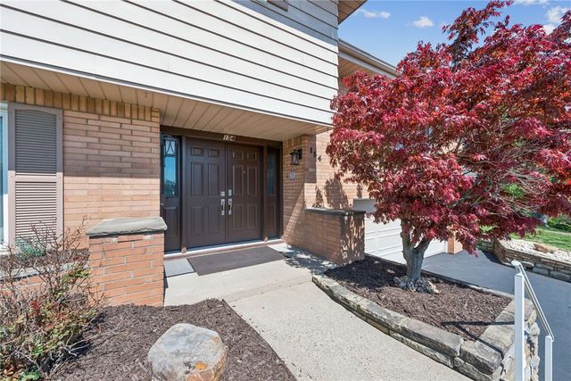 154 Manchester Drive, Irwin, PA 15642