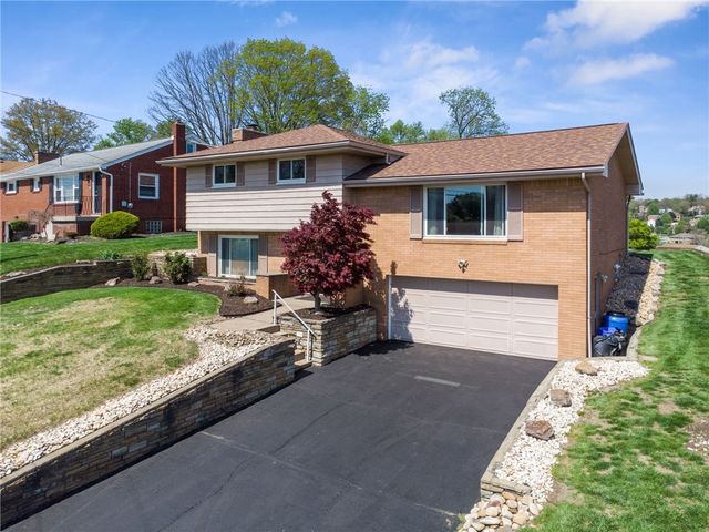 154 Manchester Drive, Irwin, PA 15642