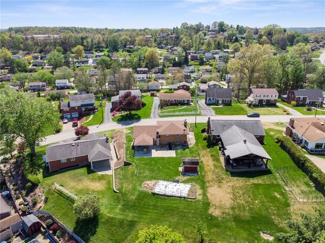 154 Manchester Drive, Irwin, PA 15642