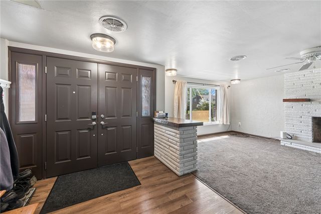 154 Manchester Drive, Irwin, PA 15642