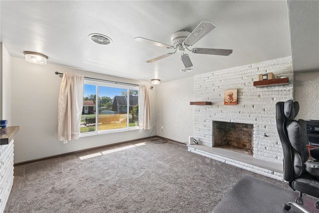 154 Manchester Drive, Irwin, PA 15642