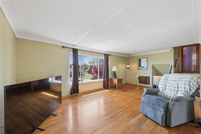 154 Manchester Drive, Irwin, PA 15642