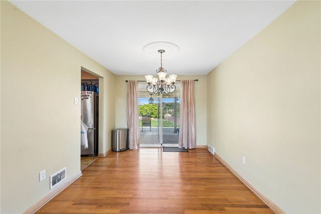 154 Manchester Drive, Irwin, PA 15642