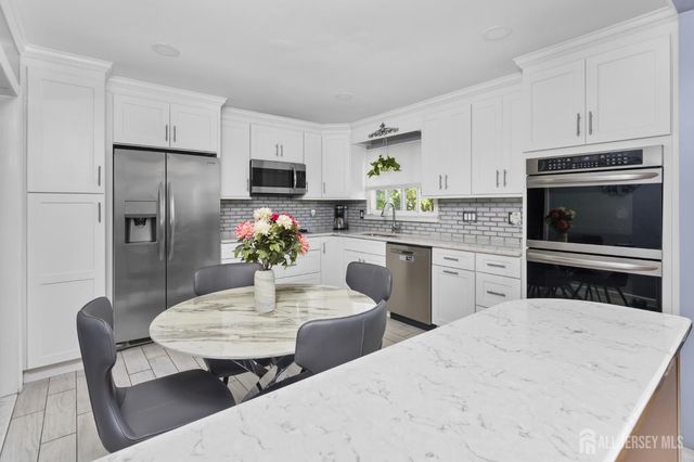 7 Vauxhall Road, East Brunswick, NJ 08816