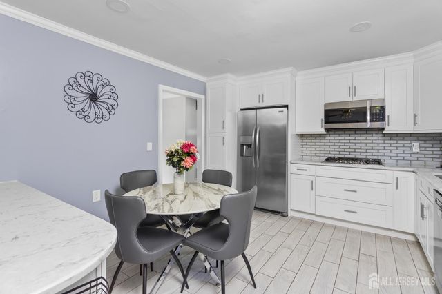 7 Vauxhall Road, East Brunswick, NJ 08816