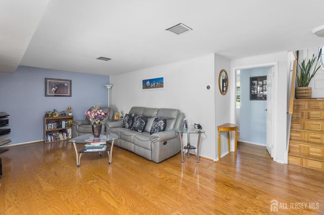 7 Vauxhall Road, East Brunswick, NJ 08816