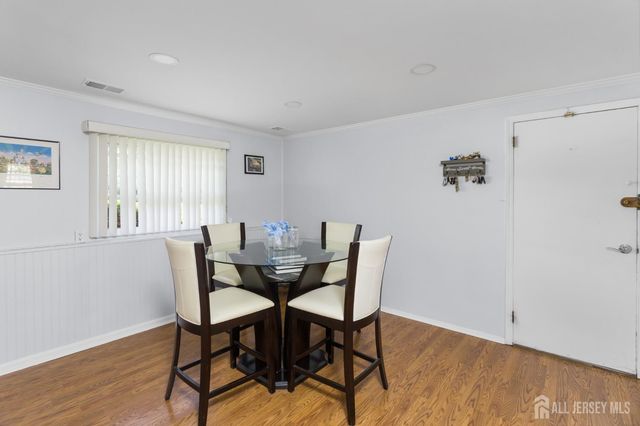 7 Vauxhall Road, East Brunswick, NJ 08816