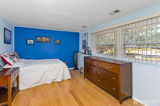 7 Vauxhall Road, East Brunswick, NJ 08816
