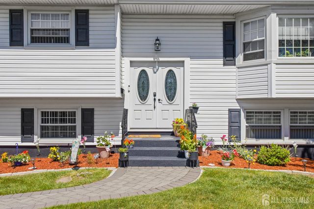 7 Vauxhall Road, East Brunswick, NJ 08816