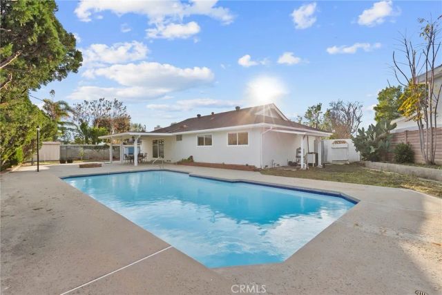 10000 Amestoy Avenue, Northridge, CA 91325