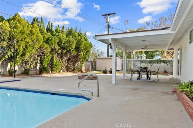 10000 Amestoy Avenue, Northridge, CA 91325