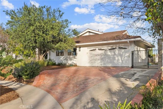 10000 Amestoy Avenue, Northridge, CA 91325