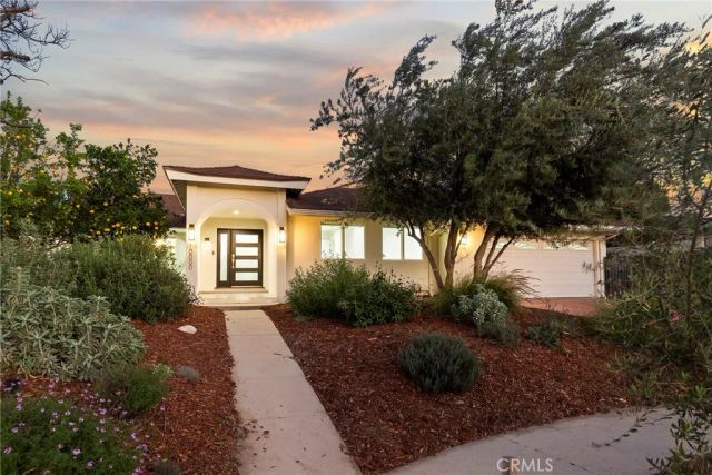 10000 Amestoy Avenue, Northridge, CA 91325