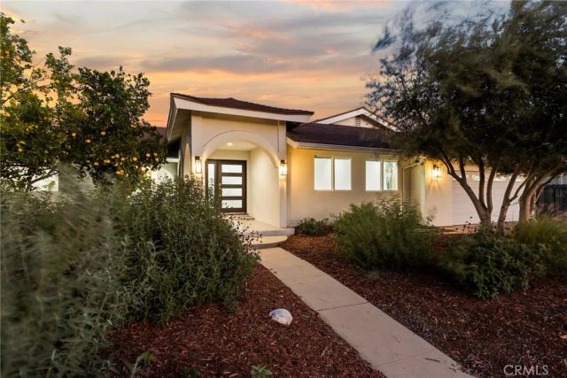 10000 Amestoy Avenue, Northridge, CA 91325