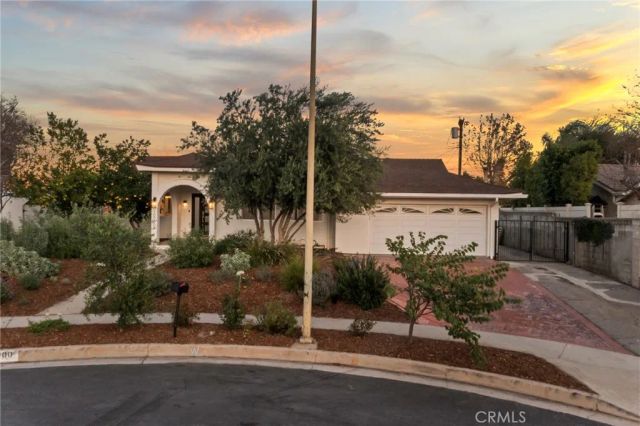 10000 Amestoy Avenue, Northridge, CA 91325