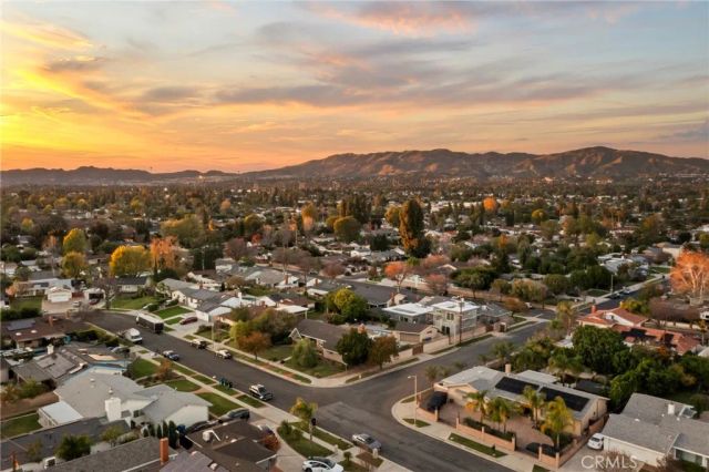 10000 Amestoy Avenue, Northridge, CA 91325