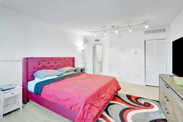 7501 E Treasure Dr 9EF, North Bay Village, FL 33141