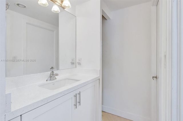 7501 E Treasure Dr 9EF, North Bay Village, FL 33141