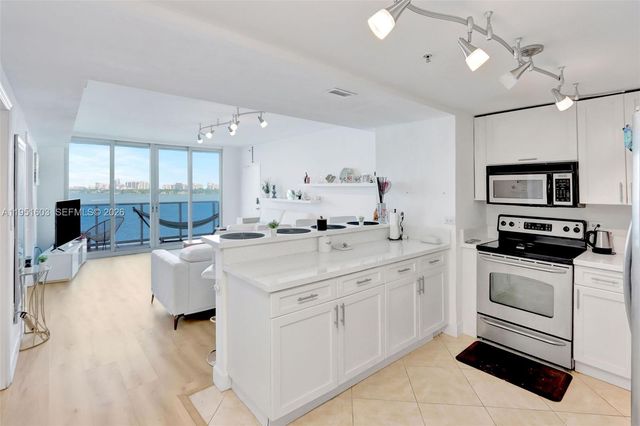 7501 E Treasure Dr 9EF, North Bay Village, FL 33141