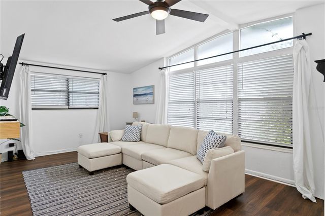 2407 S LOIS AVENUE, Tampa, FL 33629