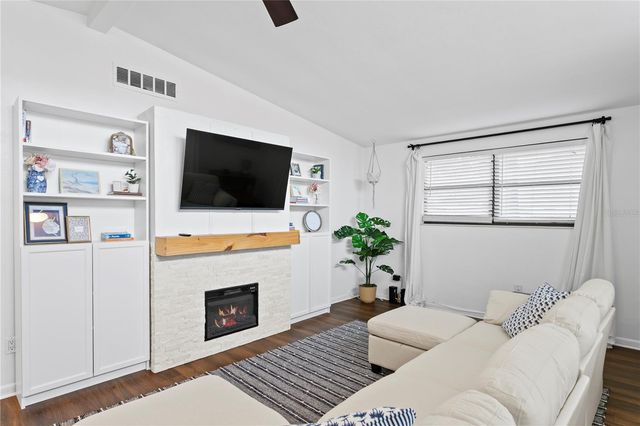 2407 S LOIS AVENUE, Tampa, FL 33629