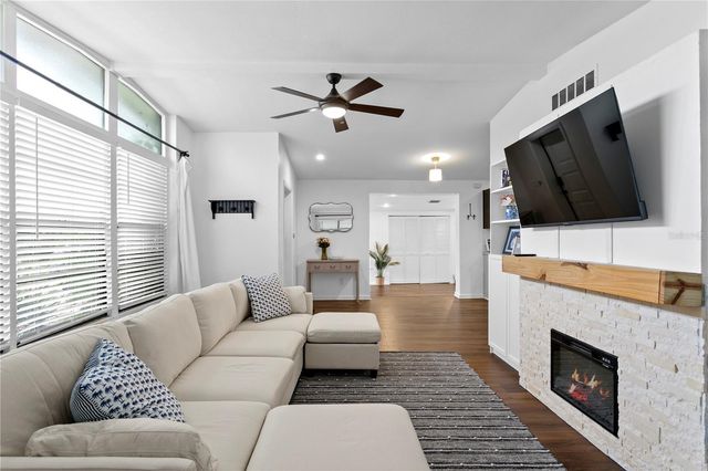 2407 S LOIS AVENUE, Tampa, FL 33629