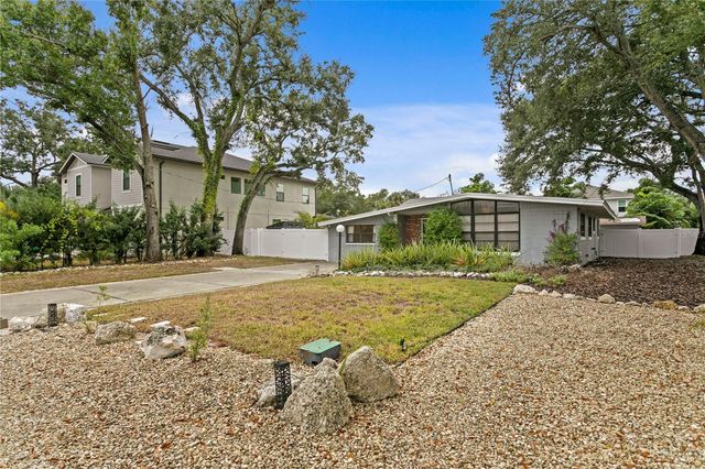 2407 S LOIS AVENUE, Tampa, FL 33629