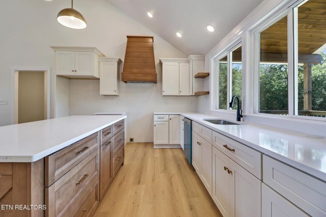 149 Falling Leaf Rd Rd, Jamestown, TN 38556