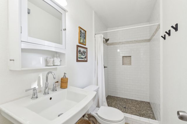 3202 Aster Street, Dallas, TX 75211