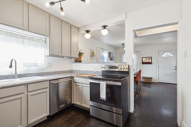 3202 Aster Street, Dallas, TX 75211