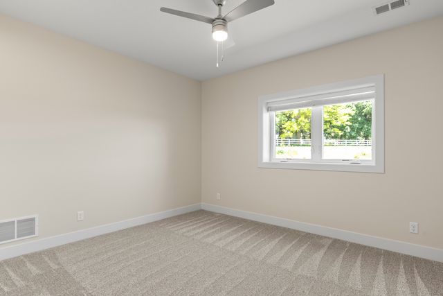38 FRANK Court, Leclaire, IA 52753