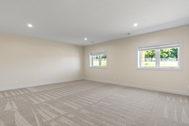 38 FRANK Court, Leclaire, IA 52753