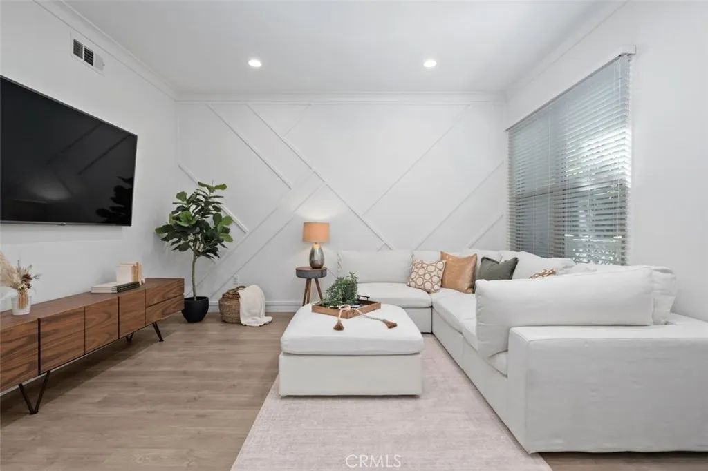 102 Capricorn, Irvine, CA 92618