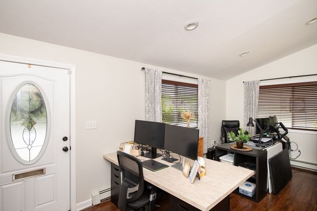 4 Star Ave, Middleboro, MA 02346