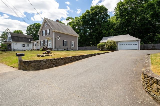 4 Star Ave, Middleboro, MA 02346